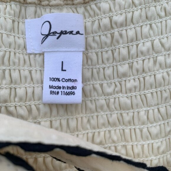 Classy cream and black scalloped dress - Picture 5 of 5